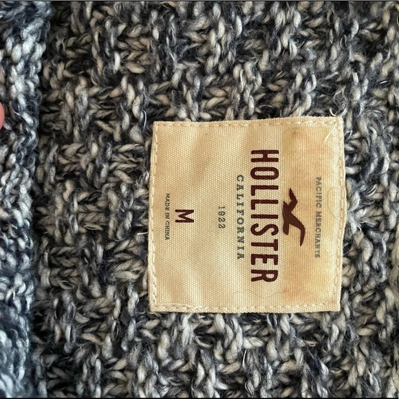 Hollister cable knit sweater - EUC - Picture 2 of 2